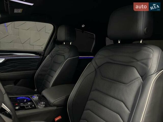 Серый Фольксваген Туарег, объемом двигателя 2.97 л и пробегом 39 тыс. км за 81500 $, фото 44 на Automoto.ua