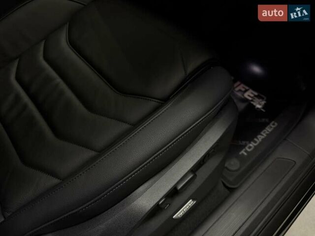 Сірий Фольксваген Туарег, об'ємом двигуна 2.97 л та пробігом 79 тис. км за 59900 $, фото 49 на Automoto.ua