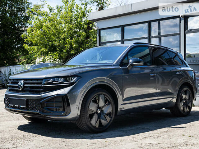 Серый Фольксваген Туарег, объемом двигателя 2.97 л и пробегом 29 тыс. км за 81450 $, фото 8 на Automoto.ua