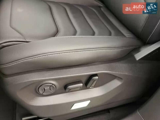 Серый Фольксваген Туарег, объемом двигателя 2.99 л и пробегом 11 тыс. км за 67500 $, фото 17 на Automoto.ua