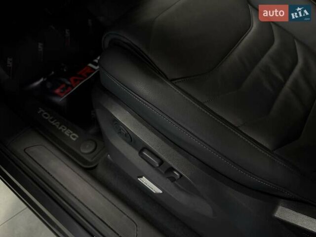 Сірий Фольксваген Туарег, об'ємом двигуна 2.97 л та пробігом 79 тис. км за 59900 $, фото 40 на Automoto.ua