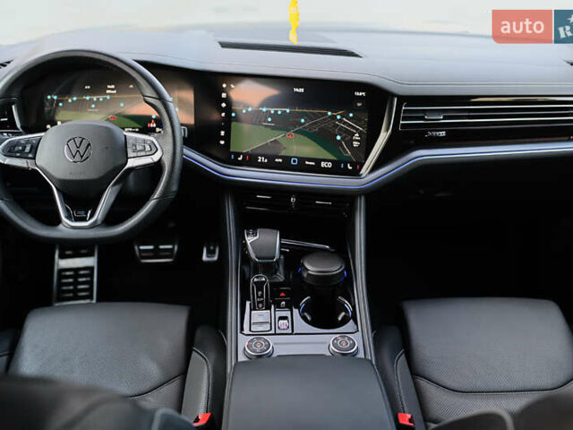 Серый Фольксваген Туарег, объемом двигателя 2.97 л и пробегом 32 тыс. км за 81000 $, фото 44 на Automoto.ua