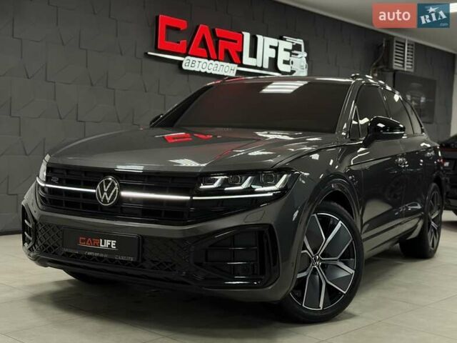 Серый Фольксваген Туарег, объемом двигателя 2.97 л и пробегом 39 тыс. км за 81500 $, фото 2 на Automoto.ua