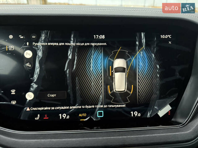 Серый Фольксваген Туарег, объемом двигателя 2.97 л и пробегом 19 тыс. км за 64999 $, фото 18 на Automoto.ua