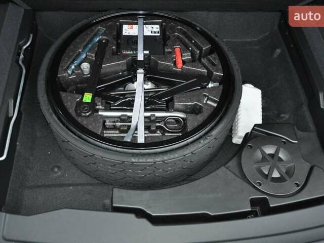 Сірий Фольксваген Туарег, об'ємом двигуна 2.97 л та пробігом 29 тис. км за 78000 $, фото 6 на Automoto.ua