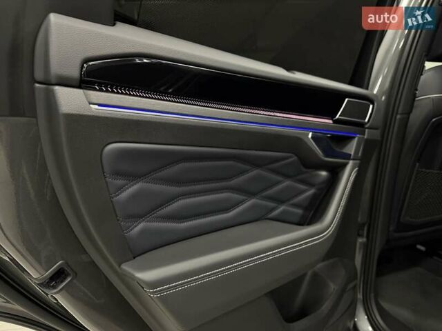 Серый Фольксваген Туарег, объемом двигателя 2.97 л и пробегом 39 тыс. км за 81500 $, фото 53 на Automoto.ua