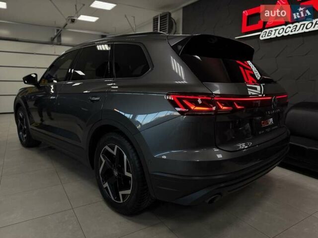 Сірий Фольксваген Туарег, об'ємом двигуна 2.97 л та пробігом 79 тис. км за 59900 $, фото 31 на Automoto.ua