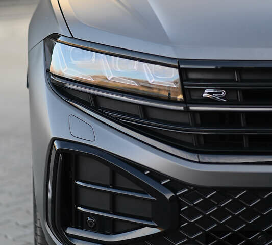 Серый Фольксваген Туарег, объемом двигателя 2.97 л и пробегом 32 тыс. км за 81000 $, фото 6 на Automoto.ua