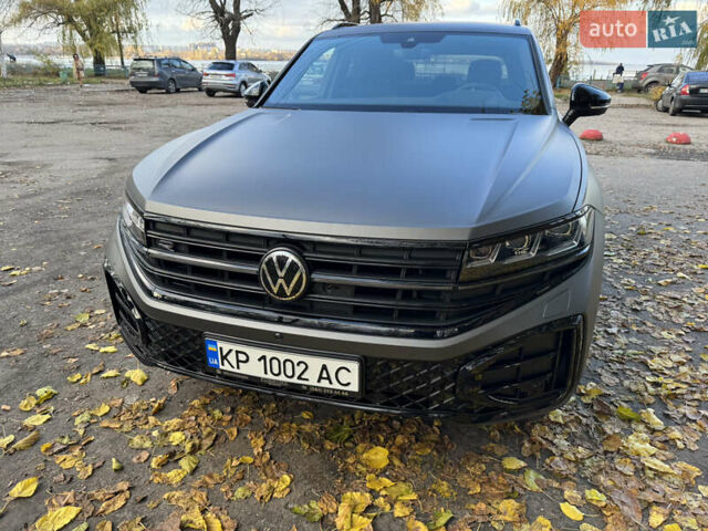 Серый Фольксваген Туарег, объемом двигателя 3 л и пробегом 13 тыс. км за 90000 $, фото 17 на Automoto.ua