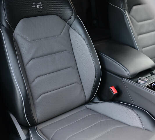 Серый Фольксваген Туарег, объемом двигателя 2.97 л и пробегом 32 тыс. км за 81000 $, фото 55 на Automoto.ua