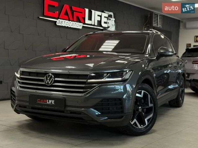 Сірий Фольксваген Туарег, об'ємом двигуна 2.97 л та пробігом 79 тис. км за 59900 $, фото 2 на Automoto.ua
