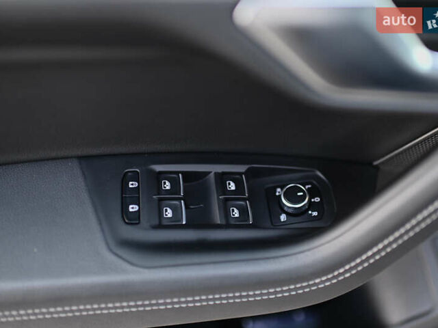 Серый Фольксваген Туарег, объемом двигателя 2.97 л и пробегом 32 тыс. км за 81000 $, фото 34 на Automoto.ua