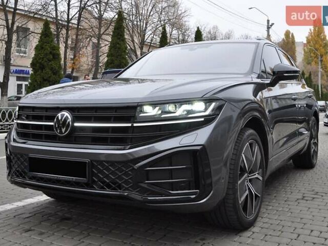 Сірий Фольксваген Туарег, об'ємом двигуна 2.97 л та пробігом 29 тис. км за 78000 $, фото 1 на Automoto.ua