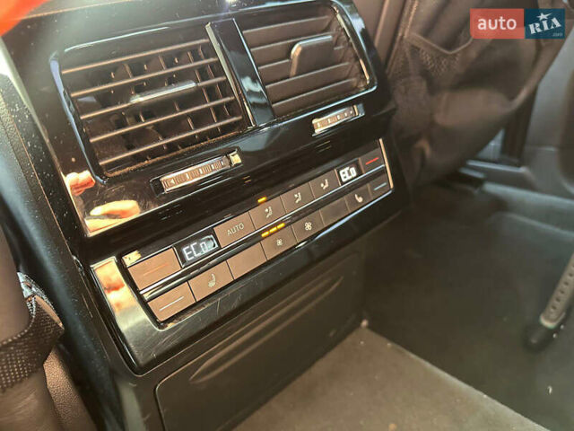 Серый Фольксваген Туарег, объемом двигателя 2.97 л и пробегом 31 тыс. км за 80000 $, фото 9 на Automoto.ua