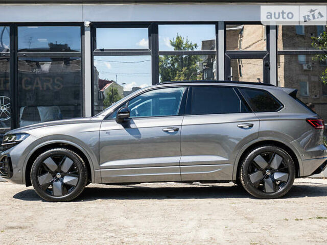 Серый Фольксваген Туарег, объемом двигателя 2.97 л и пробегом 29 тыс. км за 81450 $, фото 6 на Automoto.ua