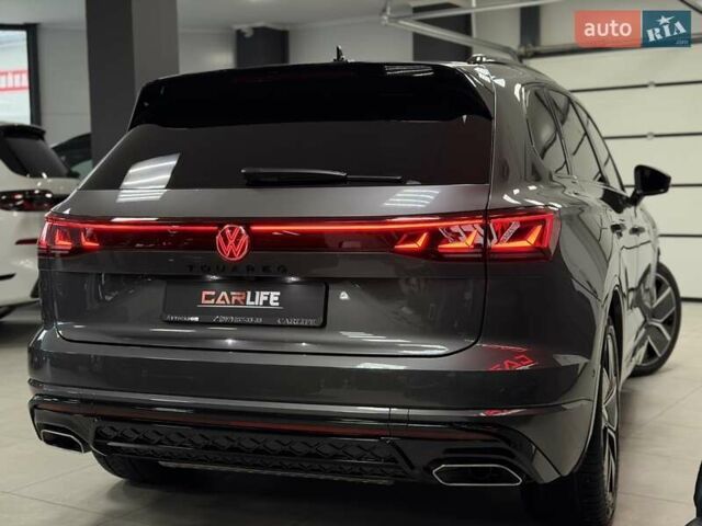 Серый Фольксваген Туарег, объемом двигателя 2.97 л и пробегом 39 тыс. км за 81500 $, фото 16 на Automoto.ua