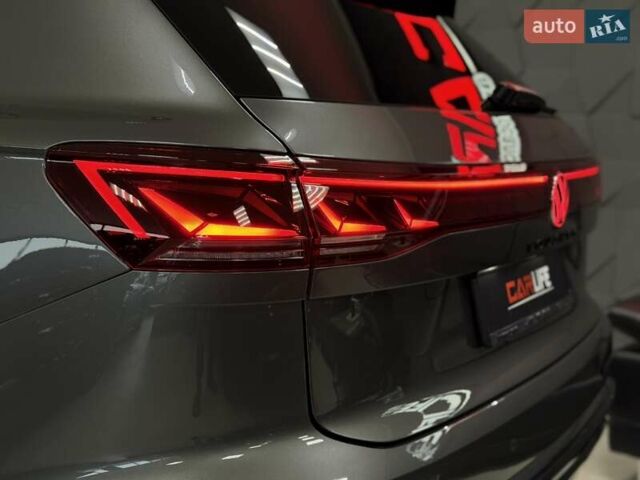 Серый Фольксваген Туарег, объемом двигателя 2.97 л и пробегом 39 тыс. км за 81500 $, фото 26 на Automoto.ua