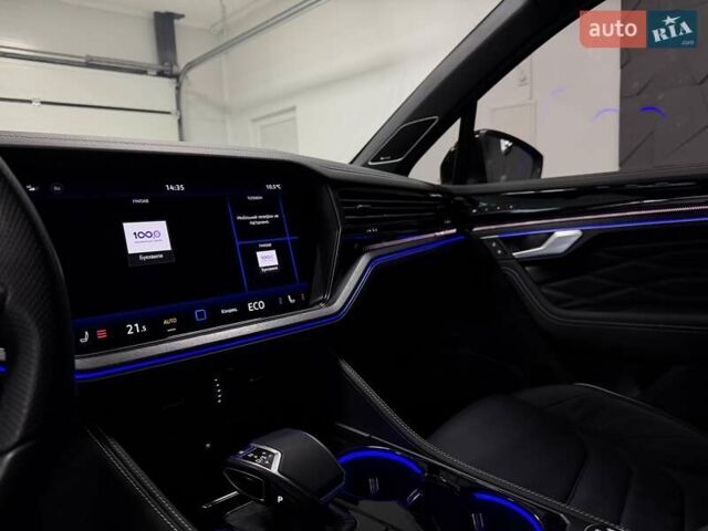 Серый Фольксваген Туарег, объемом двигателя 2.97 л и пробегом 39 тыс. км за 81500 $, фото 35 на Automoto.ua