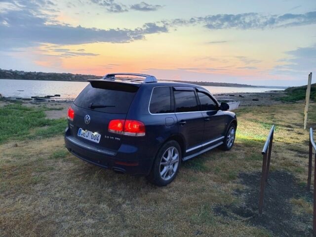 Синий Фольксваген Туарег, объемом двигателя 3 л и пробегом 300 тыс. км за 6200 $, фото 2 на Automoto.ua