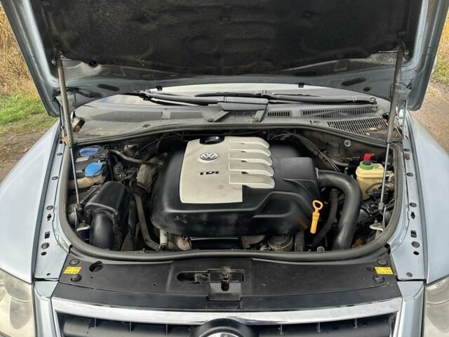 Синий Фольксваген Туарег, объемом двигателя 2.5 л и пробегом 351 тыс. км за 4000 $, фото 3 на Automoto.ua