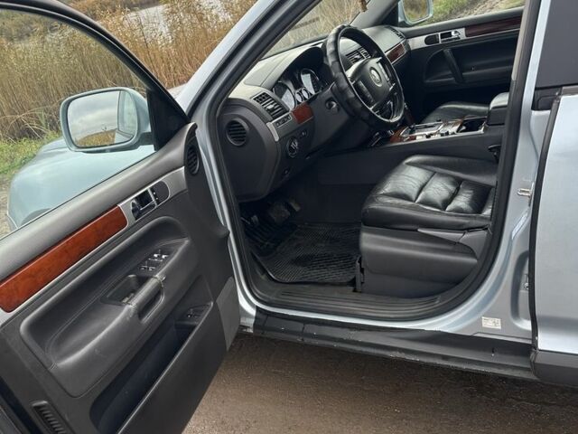 Фольксваген Туарег 2004 в Славянске на Automoto.ua Синий Фольксваген Туарег, объемом двигателя 2.5 л и пробегом 351 тыс. км за 4000 $, фото 4 на Automoto.ua