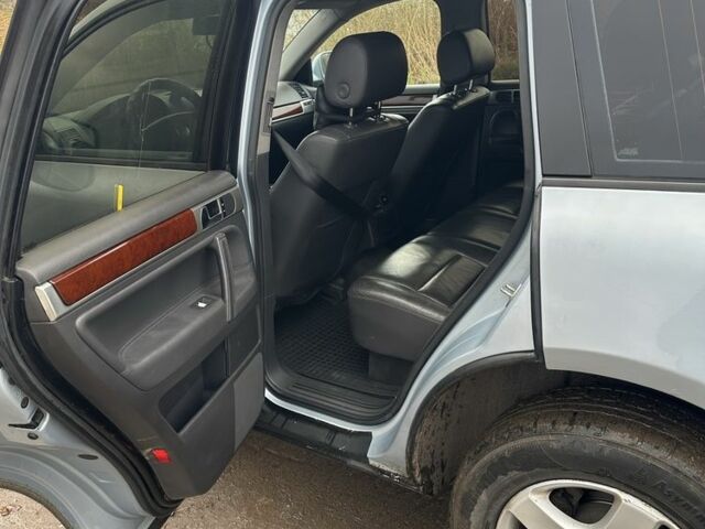 Фольксваген Туарег 2004 в Славянске на Automoto.ua Синий Фольксваген Туарег, объемом двигателя 2.5 л и пробегом 351 тыс. км за 4000 $, фото 5 на Automoto.ua