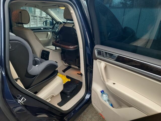 Синій Фольксваген Туарег, об'ємом двигуна 3 л та пробігом 236 тис. км за 21500 $, фото 20 на Automoto.ua