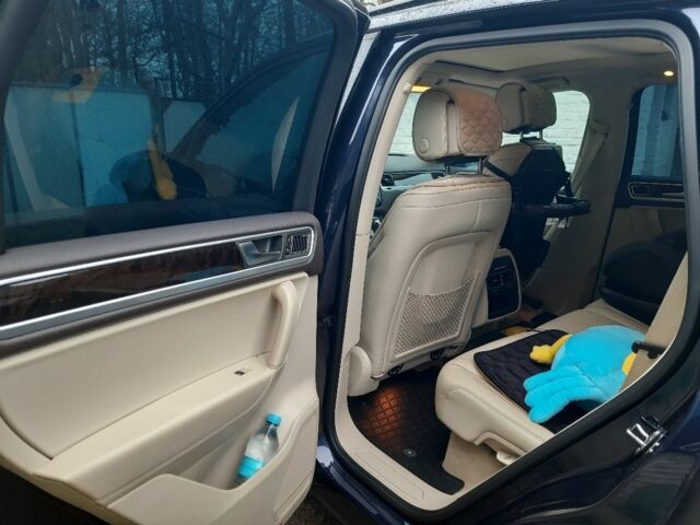 Синій Фольксваген Туарег, об'ємом двигуна 3 л та пробігом 236 тис. км за 21500 $, фото 17 на Automoto.ua