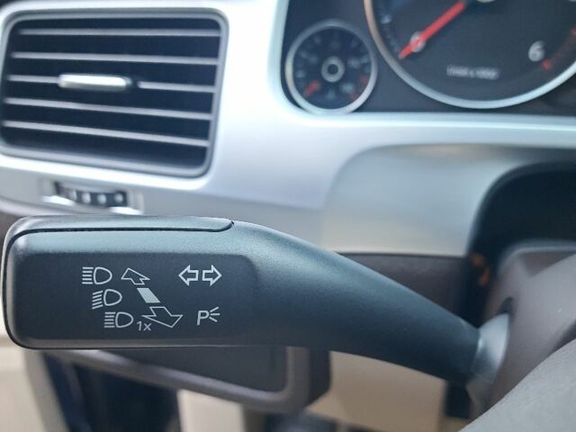 Синій Фольксваген Туарег, об'ємом двигуна 3 л та пробігом 236 тис. км за 21500 $, фото 13 на Automoto.ua