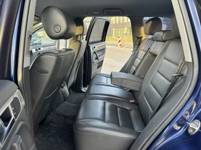 Синий Фольксваген Туарег, объемом двигателя 5 л и пробегом 192 тыс. км за 4400 $, фото 4 на Automoto.ua