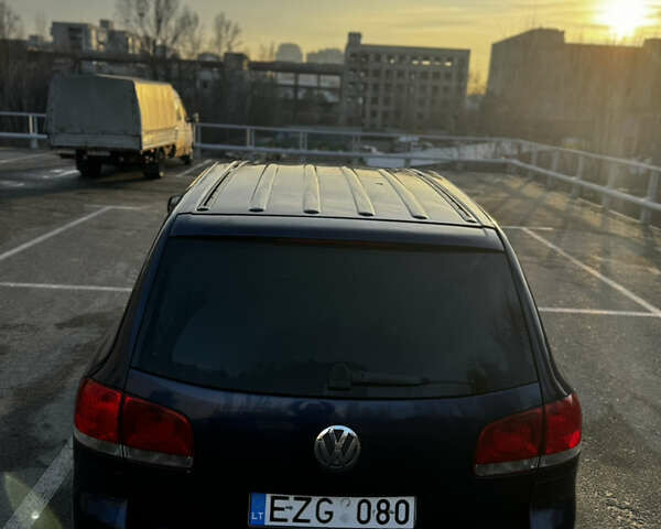 Синий Фольксваген Туарег, объемом двигателя 2.5 л и пробегом 472 тыс. км за 3799 $, фото 6 на Automoto.ua