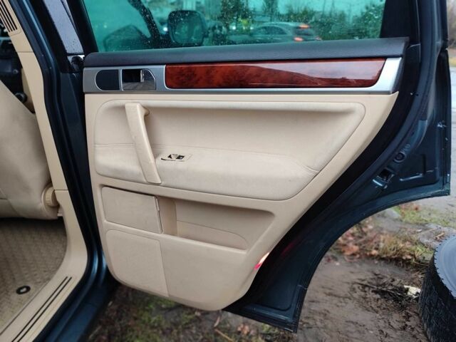 Синий Фольксваген Туарег, объемом двигателя 2.5 л и пробегом 336 тыс. км за 5500 $, фото 7 на Automoto.ua