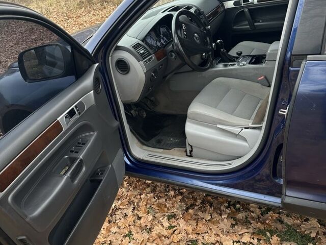 Синій Фольксваген Туарег, об'ємом двигуна 2.5 л та пробігом 321 тис. км за 3950 $, фото 5 на Automoto.ua