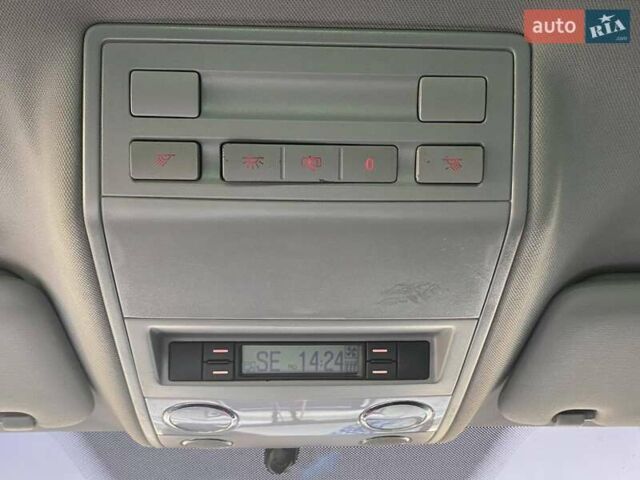 Синий Фольксваген Туарег, объемом двигателя 2.97 л и пробегом 284 тыс. км за 9000 $, фото 36 на Automoto.ua