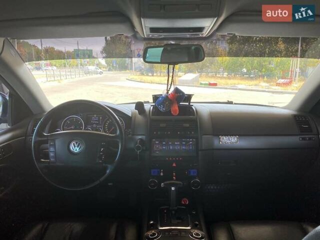 Синий Фольксваген Туарег, объемом двигателя 2.97 л и пробегом 284 тыс. км за 9000 $, фото 28 на Automoto.ua