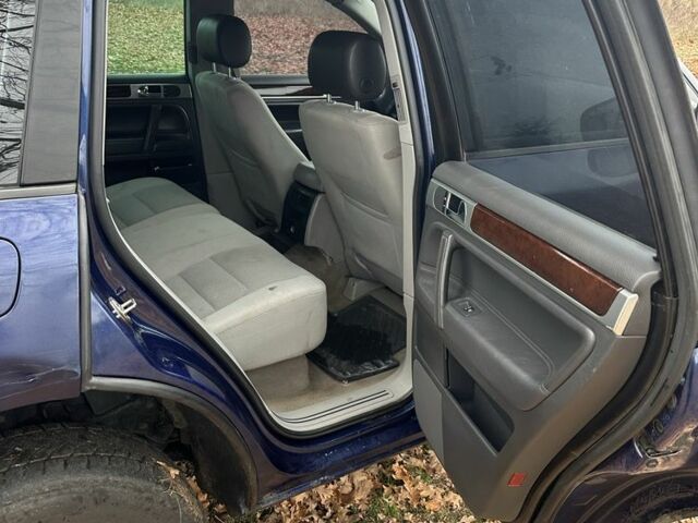 Синій Фольксваген Туарег, об'ємом двигуна 2.5 л та пробігом 321 тис. км за 3950 $, фото 8 на Automoto.ua