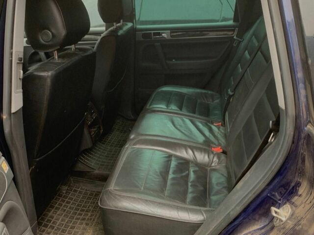 Синий Фольксваген Туарег, объемом двигателя 3 л и пробегом 261 тыс. км за 4000 $, фото 6 на Automoto.ua