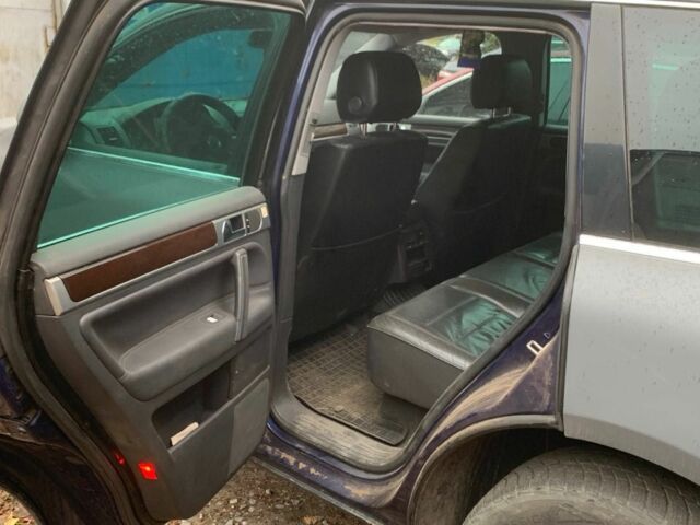 Синий Фольксваген Туарег, объемом двигателя 3 л и пробегом 261 тыс. км за 4000 $, фото 7 на Automoto.ua