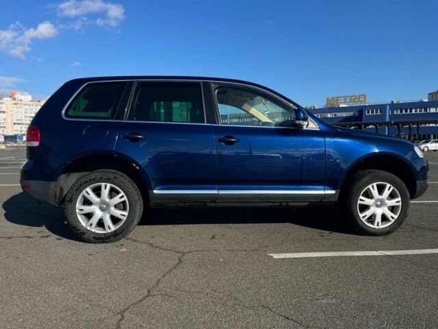 Синий Фольксваген Туарег, объемом двигателя 3 л и пробегом 367 тыс. км за 5800 $, фото 3 на Automoto.ua