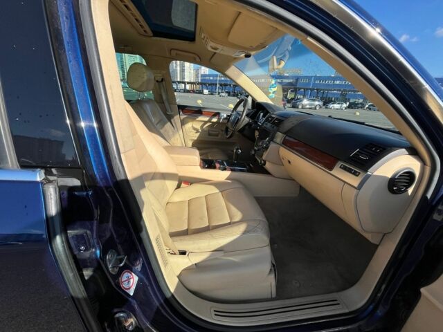 Синий Фольксваген Туарег, объемом двигателя 3 л и пробегом 367 тыс. км за 5800 $, фото 12 на Automoto.ua