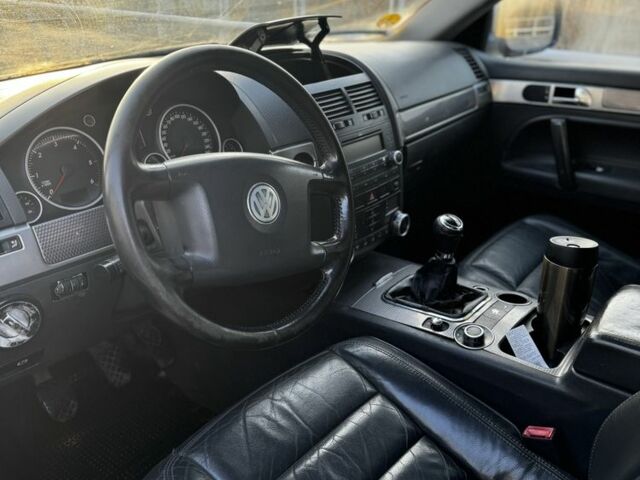 Синий Фольксваген Туарег, объемом двигателя 2.5 л и пробегом 372 тыс. км за 3799 $, фото 9 на Automoto.ua