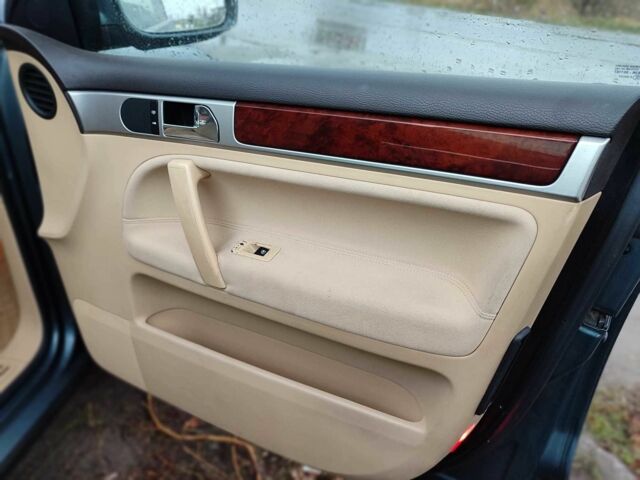 Синий Фольксваген Туарег, объемом двигателя 2.5 л и пробегом 336 тыс. км за 5500 $, фото 6 на Automoto.ua