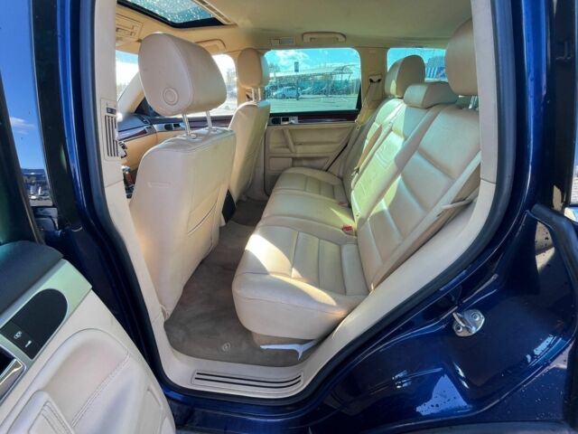 Синий Фольксваген Туарег, объемом двигателя 3 л и пробегом 367 тыс. км за 5800 $, фото 9 на Automoto.ua