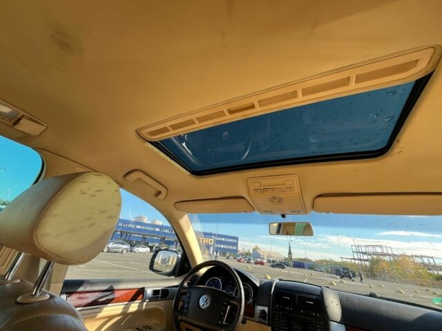 Синий Фольксваген Туарег, объемом двигателя 3 л и пробегом 367 тыс. км за 5800 $, фото 13 на Automoto.ua