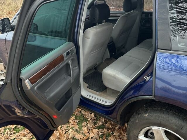 Синій Фольксваген Туарег, об'ємом двигуна 2.5 л та пробігом 321 тис. км за 3950 $, фото 6 на Automoto.ua