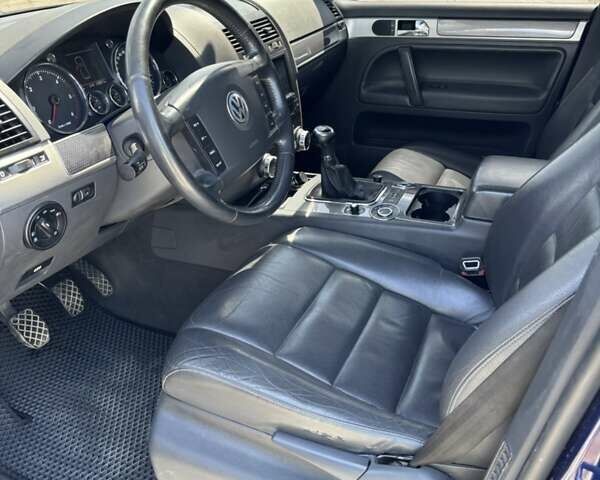 Синий Фольксваген Туарег, объемом двигателя 2.46 л и пробегом 291 тыс. км за 8000 $, фото 12 на Automoto.ua