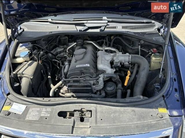 Синий Фольксваген Туарег, объемом двигателя 2.46 л и пробегом 291 тыс. км за 8000 $, фото 8 на Automoto.ua