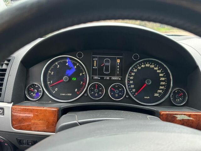 Синий Фольксваген Туарег, объемом двигателя 4.2 л и пробегом 280 тыс. км за 6500 $, фото 11 на Automoto.ua