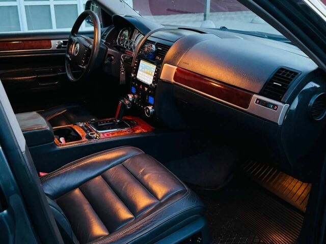 Синий Фольксваген Туарег, объемом двигателя 3 л и пробегом 230 тыс. км за 6640 $, фото 12 на Automoto.ua