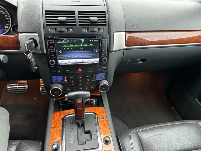 Синий Фольксваген Туарег, объемом двигателя 4.2 л и пробегом 280 тыс. км за 6500 $, фото 15 на Automoto.ua